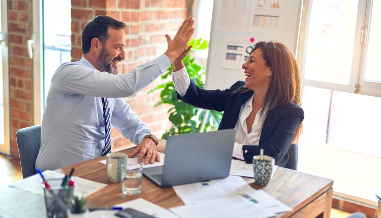How Community Service Organizations Can Partner With Online Businesses