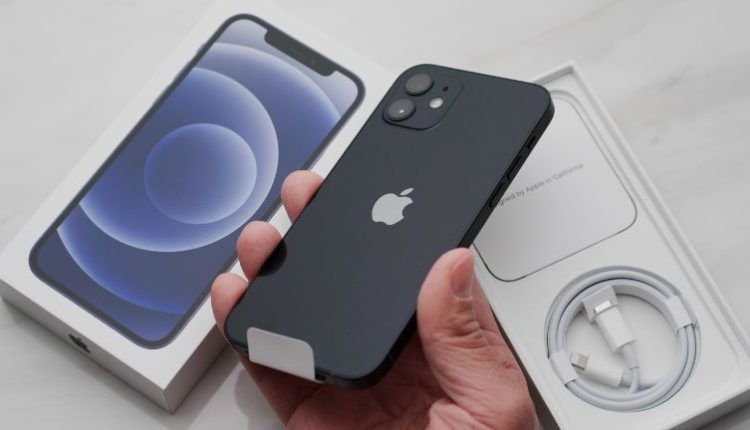 Where to Find the Microphone on iPhone 11